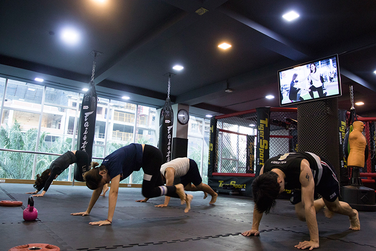 PHÒNG GYM CÓ THIẾT BỊ GYM CHẤT LƯỢNG