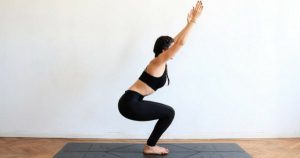 yoga căng mông